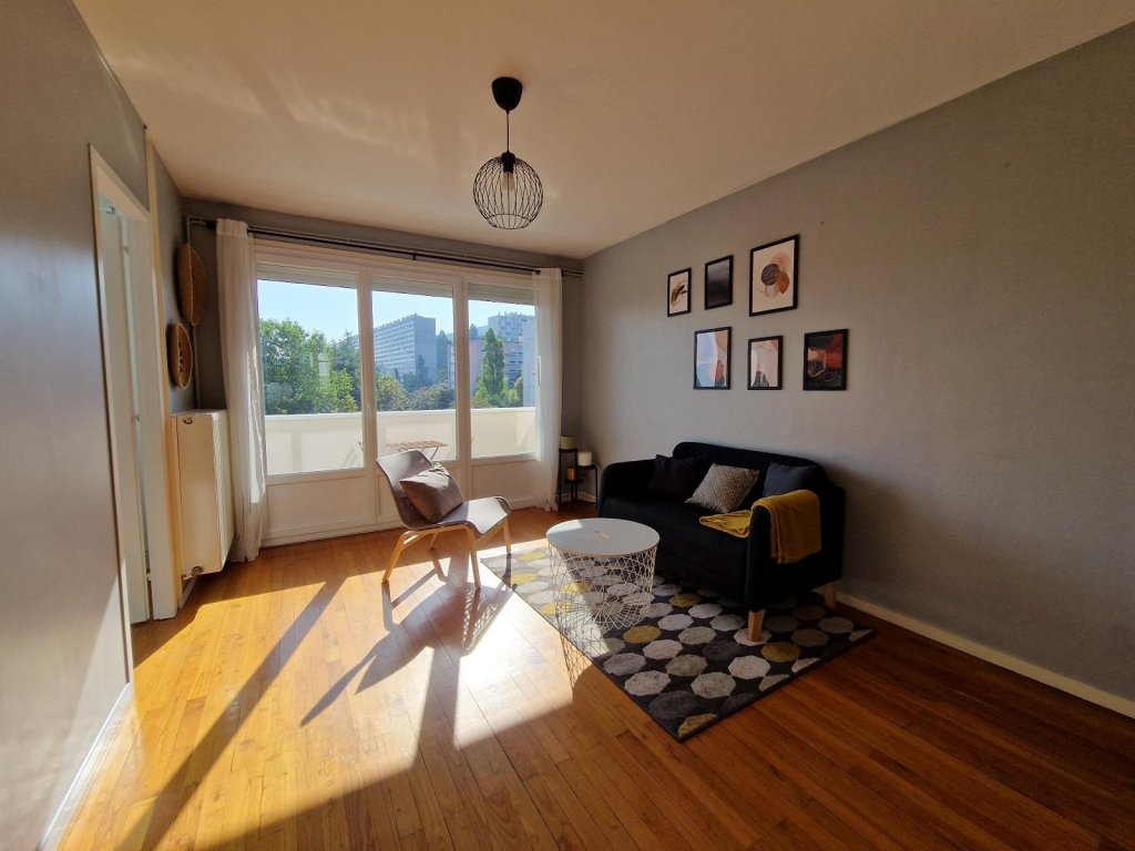 APPARTEMENT T4 A LOUER - ST ETIENNE - 67.82 m2 - 725 &euro; charges comprises par mois