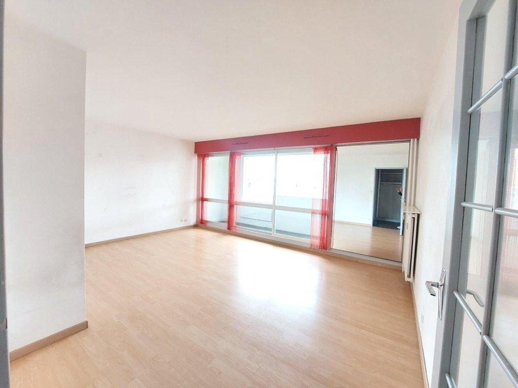APPARTEMENT T3 A LOUER - ST ETIENNE - 78.36 m2 - 740 &euro; charges comprises par mois