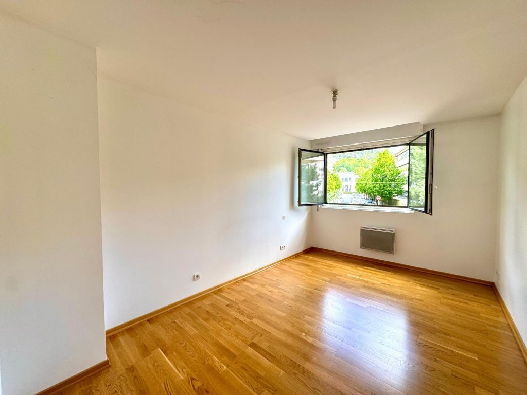 APPARTEMENT T3 A LOUER - ST ETIENNE - 80 m2 - 631 &euro; charges comprises par mois