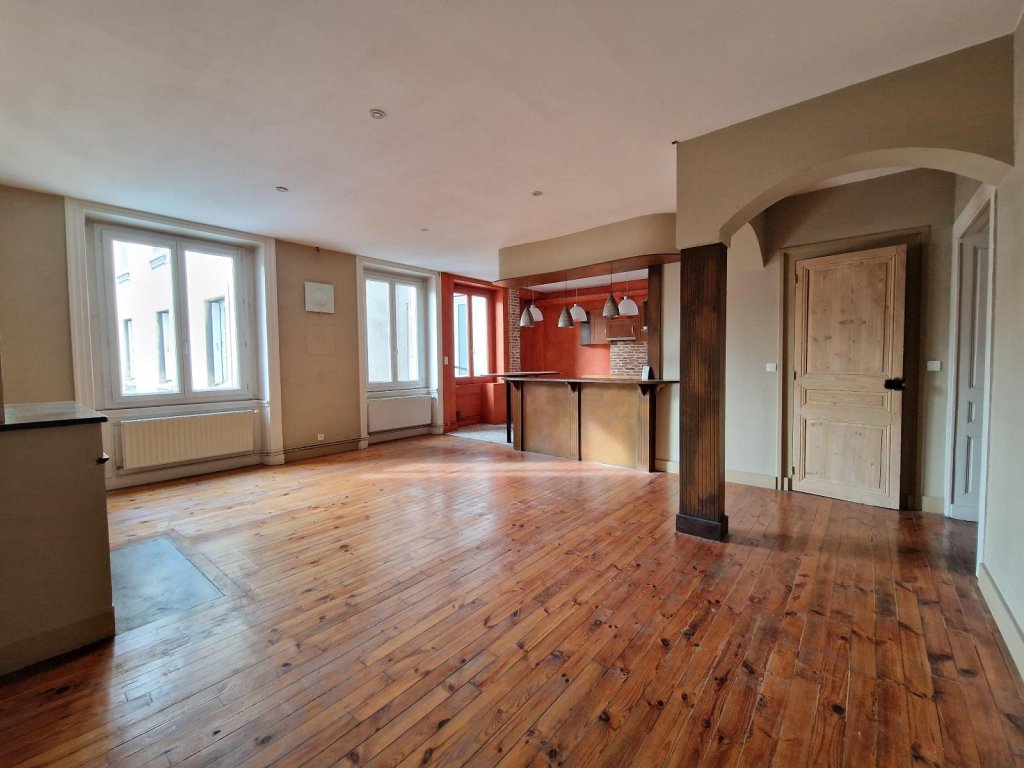 APPARTEMENT T4 A LOUER - ST ETIENNE - 112.53 m2 - 890 &euro; charges comprises par mois