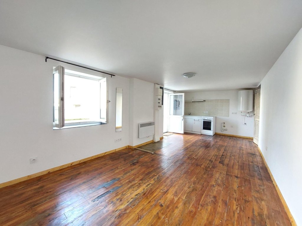 APPARTEMENT T2 A LOUER - ST ETIENNE - 35.24 m2 - 350 &euro; charges comprises par mois
