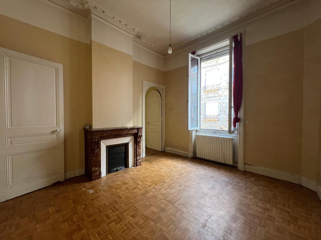 APPARTEMENT T2 A VENDRE - ST ETIENNE - 35 m2 - 33 000 &euro;