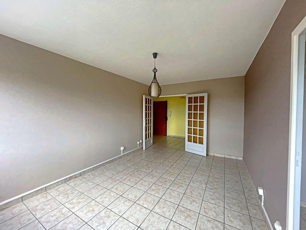 APPARTEMENT T4 A VENDRE - ST ETIENNE - 73.84 m2 - 72 500 &euro;