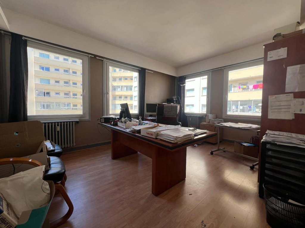 APPARTEMENT T5 A VENDRE - ST ETIENNE - 115 m2 - 139 000 &euro;