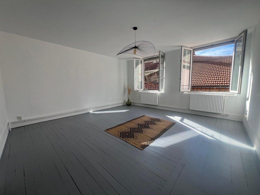 APPARTEMENT T2 A VENDRE - ST ETIENNE - 52 m2 - 55 000 &euro;
