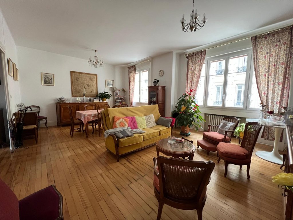 APPARTEMENT T3 A VENDRE - ST ETIENNE - 77 m2 - 99 000 &euro;