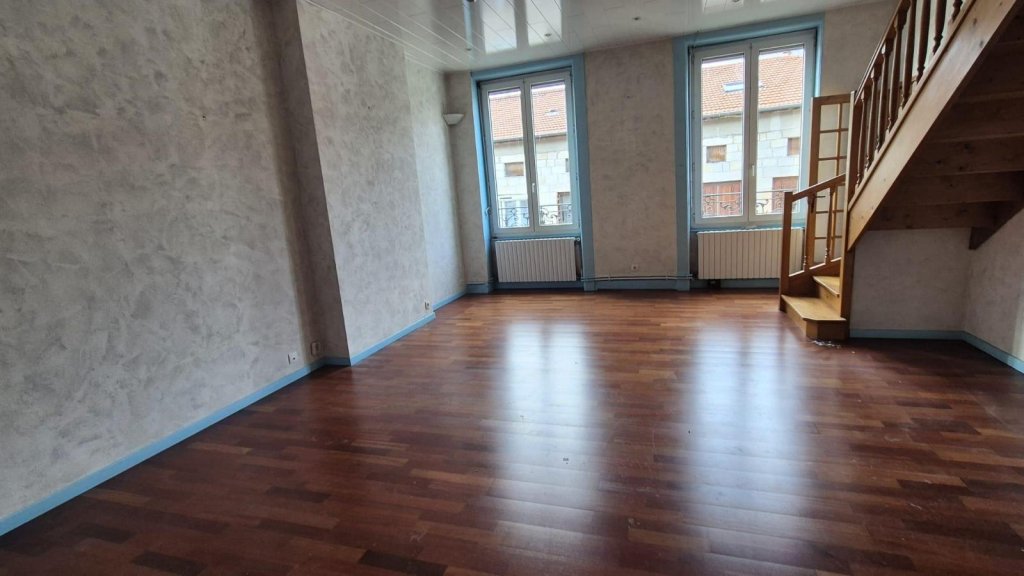 APPARTEMENT T5 A VENDRE - ST ETIENNE - 100 m2 - 89 000 &euro;