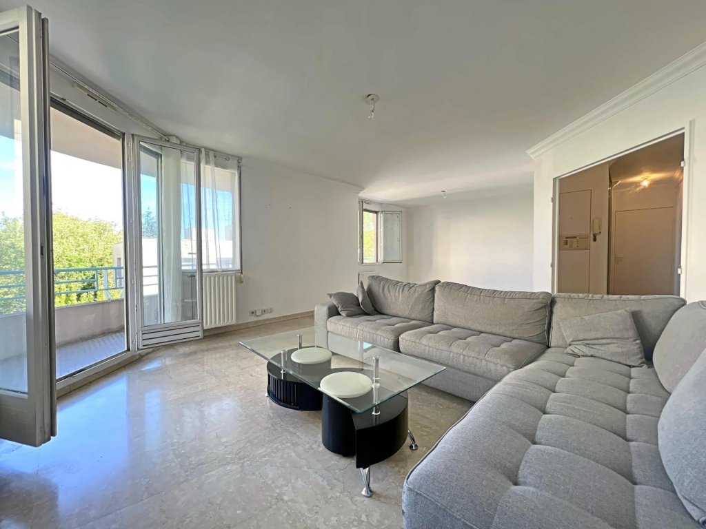 APPARTEMENT T4 A VENDRE - ST ETIENNE - 82 m2 - 109 000 &euro;