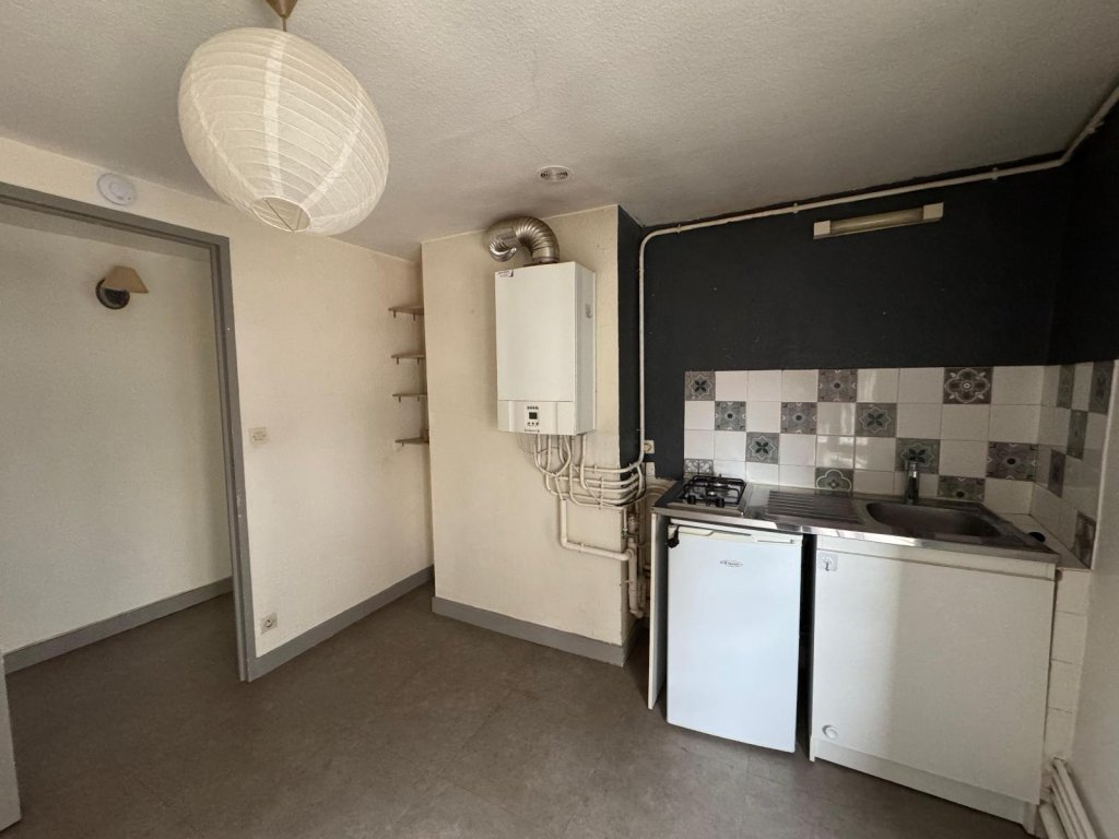 APPARTEMENT T2 A LOUER - ST ETIENNE - 42 m2 - 430 &euro; charges comprises par mois