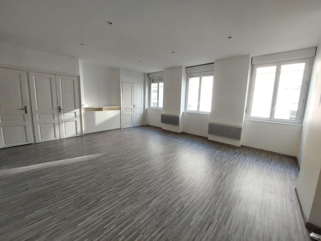 APPARTEMENT T2 A LOUER - ST ETIENNE - 80 m2 - 545 &euro; charges comprises par mois