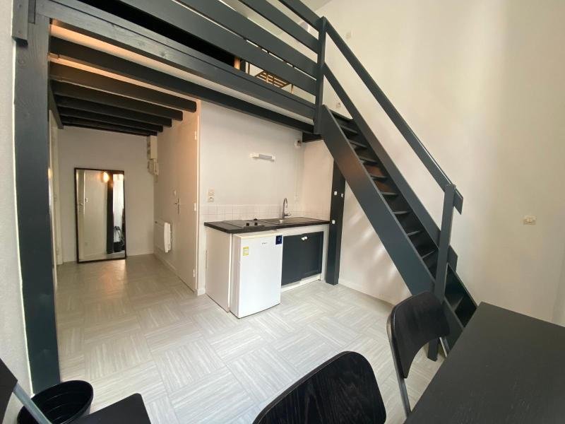 STUDIO A LOUER - ST ETIENNE - 23.19 m2 - 330 &euro; charges comprises par mois