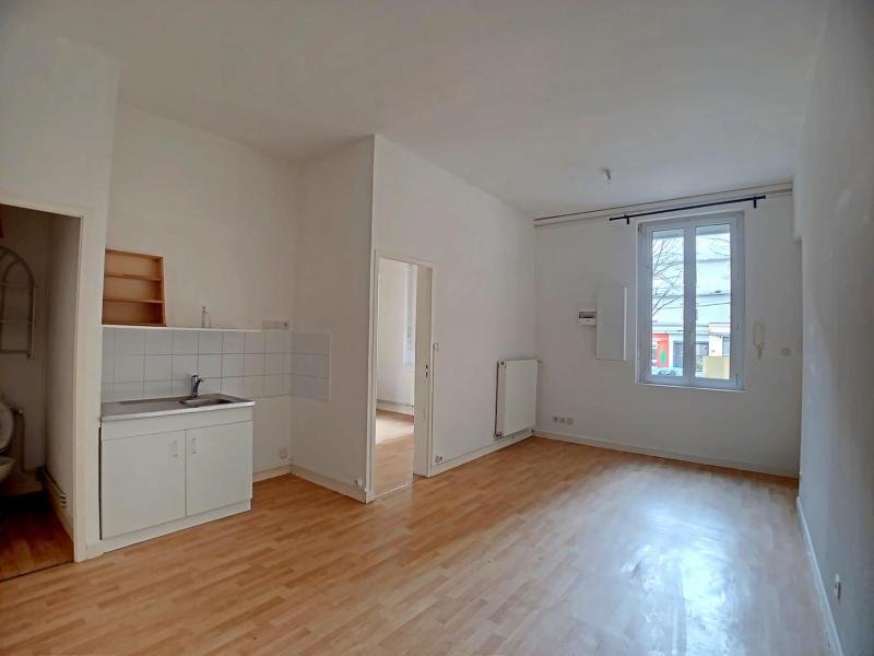 STUDIO A LOUER - ST ETIENNE - 35.55 m2 - 295 &euro; charges comprises par mois