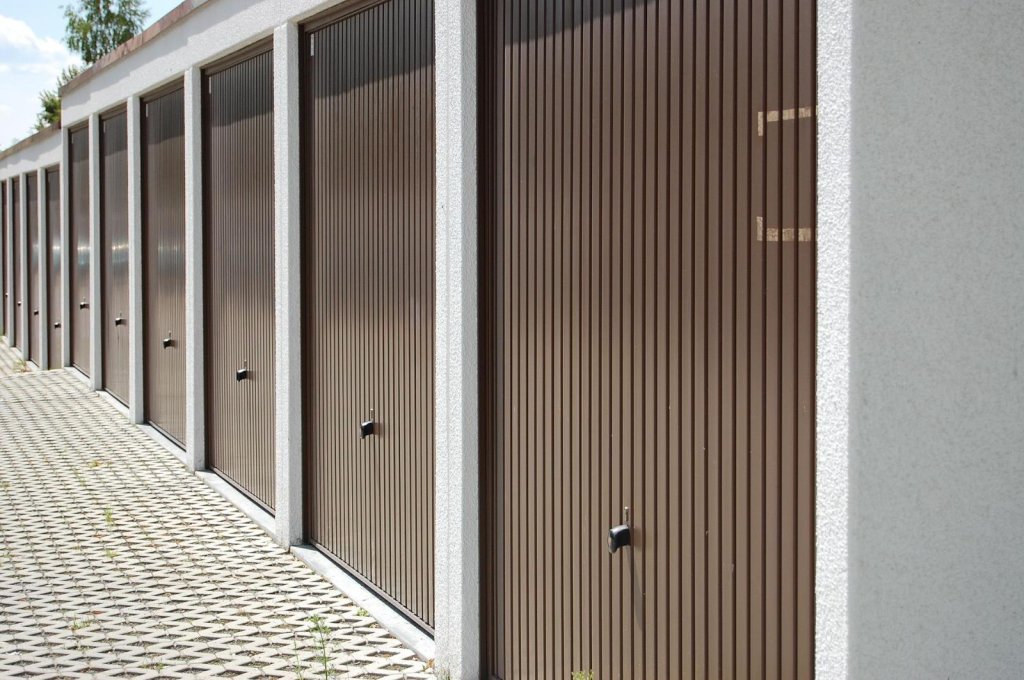 GARAGE A LOUER - ST ETIENNE - 77 &euro; charges comprises par mois