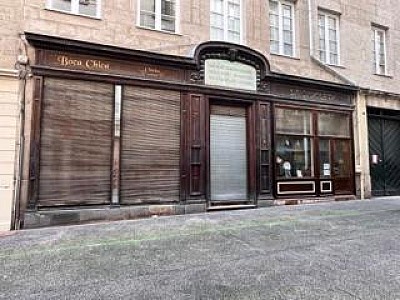 BOUTIQUE A LOUER - ST ETIENNE - 97 m2 - 890 € HC par mois