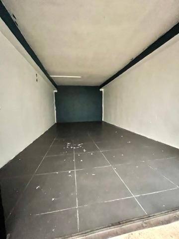 BOUTIQUE A LOUER - ST ETIENNE - 97 m2 - 890 &euro; HC par mois