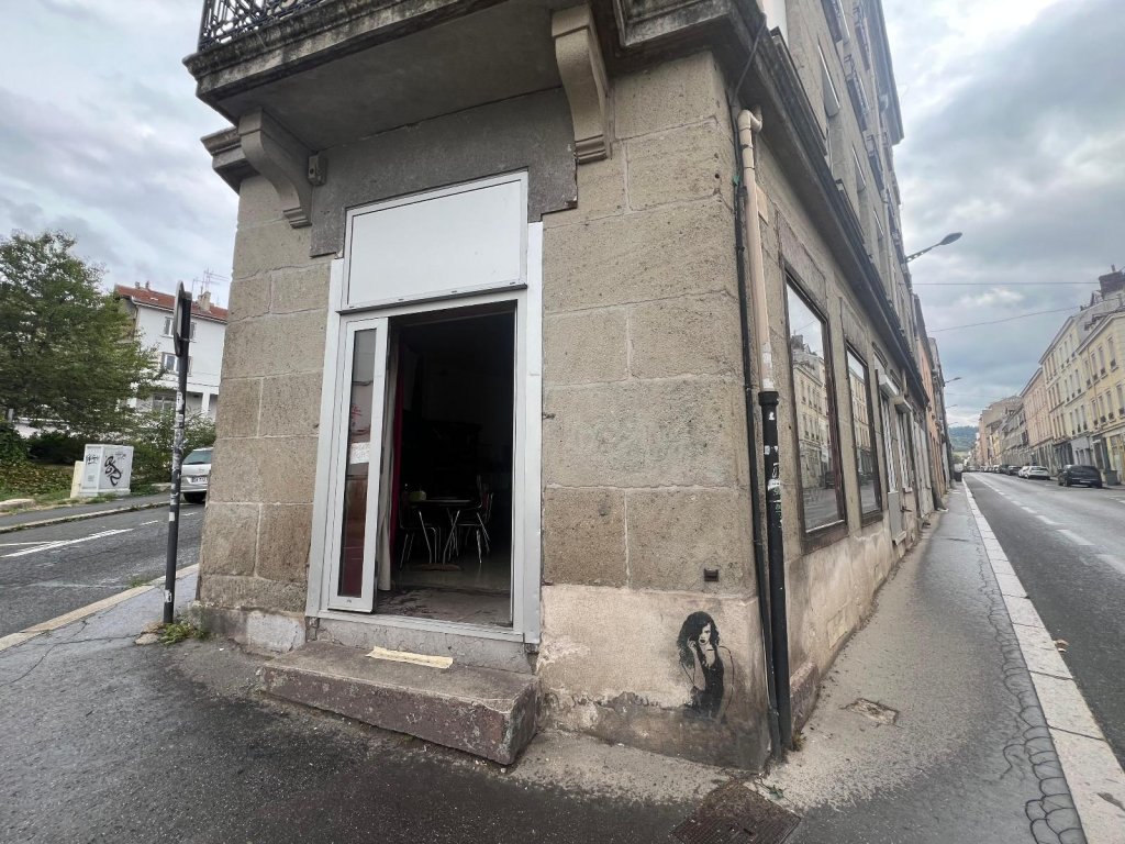 BOUTIQUE A VENDRE - ST ETIENNE - 73 m2 - 33 800 &euro; 