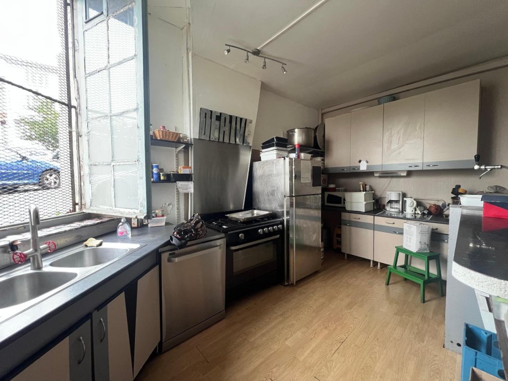 BOUTIQUE A VENDRE - ST ETIENNE - 73 m2 - 33 800 &euro; 
