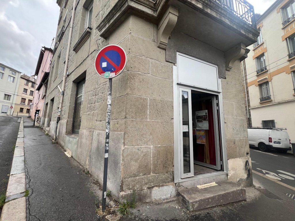 BOUTIQUE A VENDRE - ST ETIENNE - 73 m2 - 33 800 &euro; 