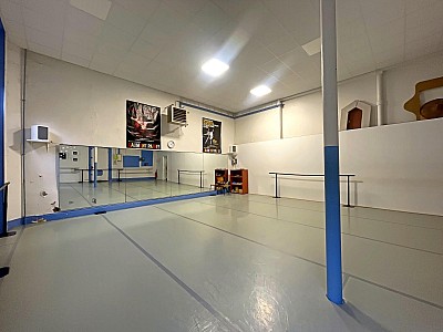 BOUTIQUE A VENDRE - ST ETIENNE - 186 m2 - 93 000 &euro; 