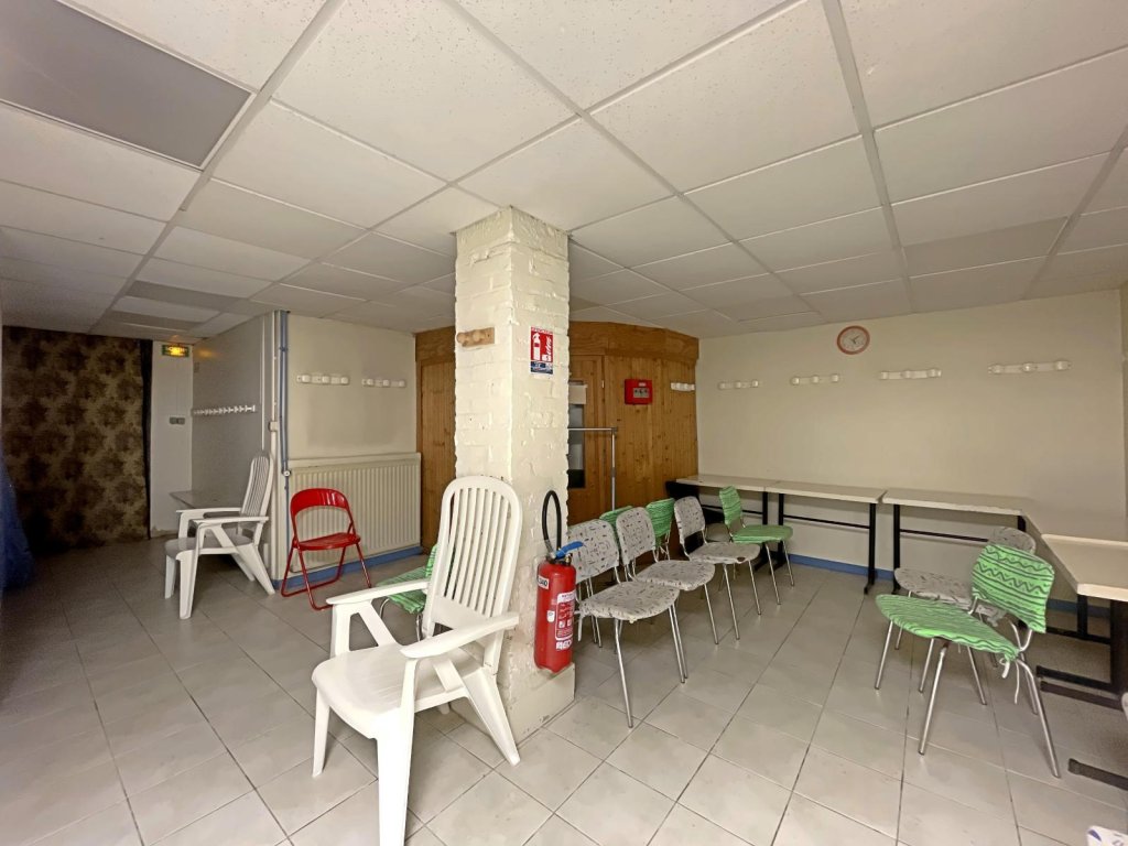 BOUTIQUE A VENDRE - ST ETIENNE - 186 m2 - 93 000 &euro; 