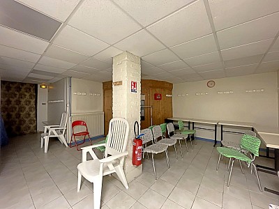 BOUTIQUE A VENDRE - ST ETIENNE - 186 m2 - 93 000 &euro; 