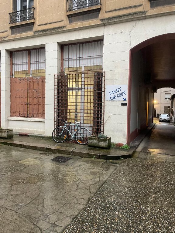 BOUTIQUE A VENDRE - ST ETIENNE - 186 m2 - 93 000 &euro; 