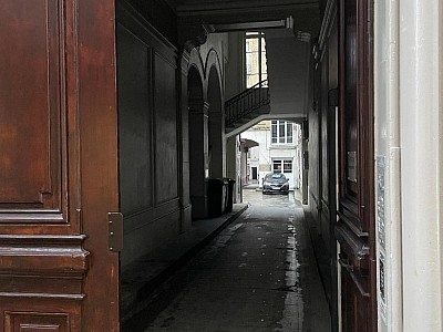 BOUTIQUE A VENDRE - ST ETIENNE - 186 m2 - 93 000 &euro; 