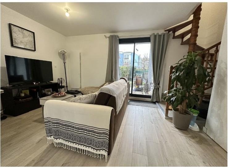 MAISON A LOUER - ST ETIENNE - 61.03 m2 - 640 &euro; charges comprises par mois
