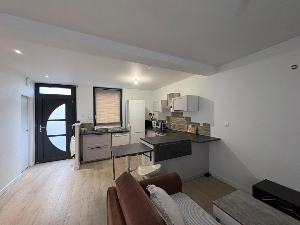 MAISON A LOUER - ST ETIENNE - 61.02 m2 - 660 &euro; charges comprises par mois