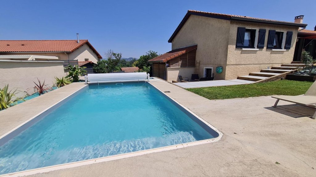 MAISON A LOUER - VILLARS - 134.68 m2 - 1 496 &euro; charges comprises par mois