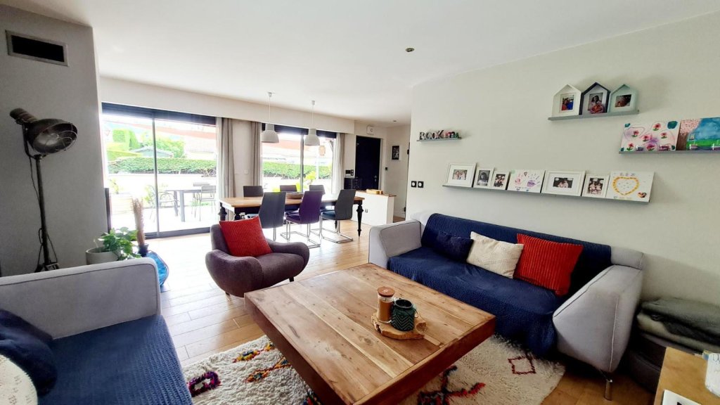 MAISON A LOUER - VILLARS - 134.68 m2 - 1 496 &euro; charges comprises par mois