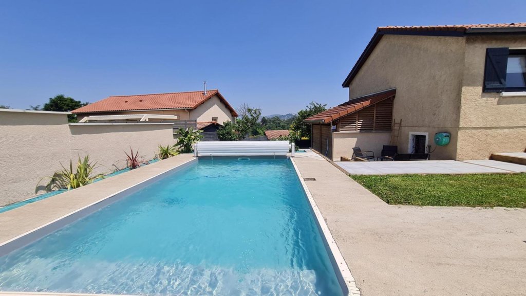 MAISON A LOUER - VILLARS - 134.68 m2 - 1 496 &euro; charges comprises par mois