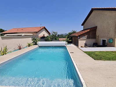 MAISON A LOUER - VILLARS - 134.68 m2 - 1 496 &euro; charges comprises par mois