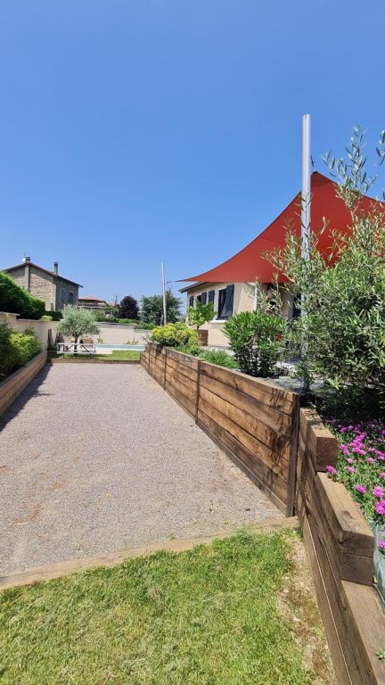 MAISON A LOUER - VILLARS - 134.68 m2 - 1 496 &euro; charges comprises par mois