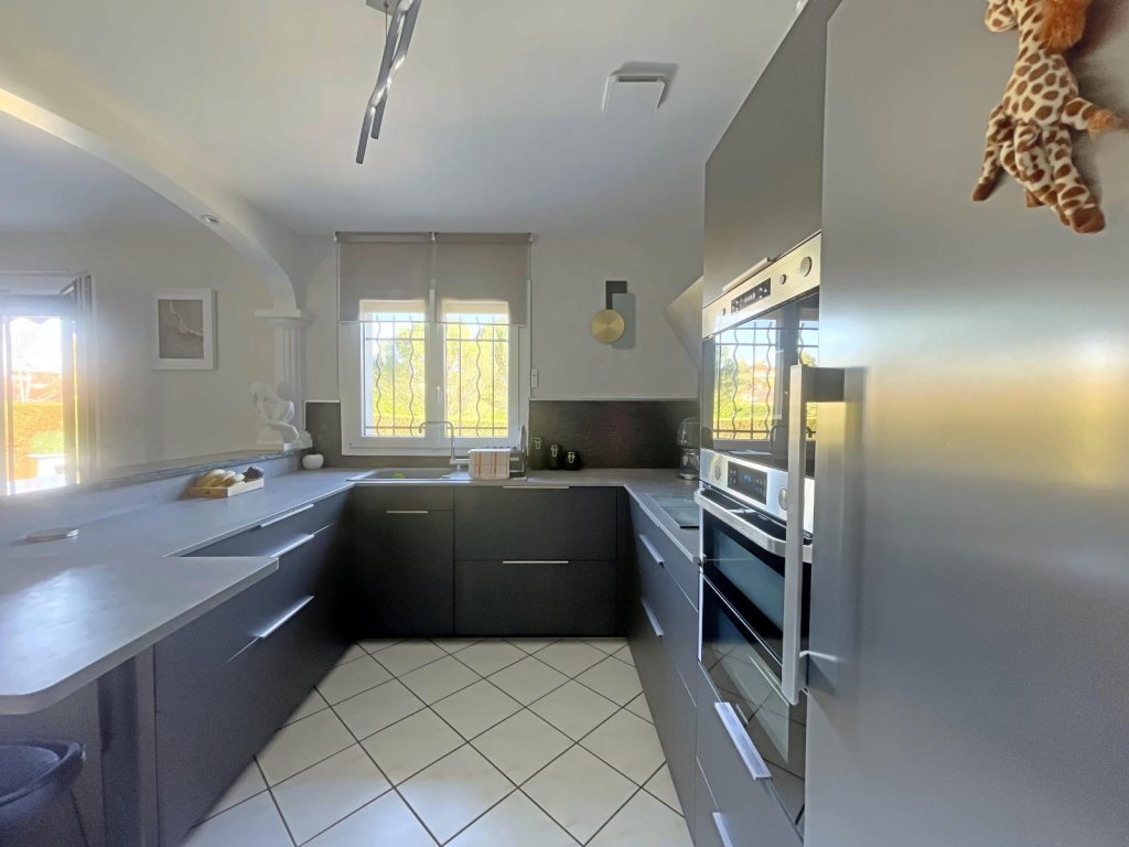 MAISON A VENDRE - ST CHAMOND - 177.96 m2 - 449 000 &euro;