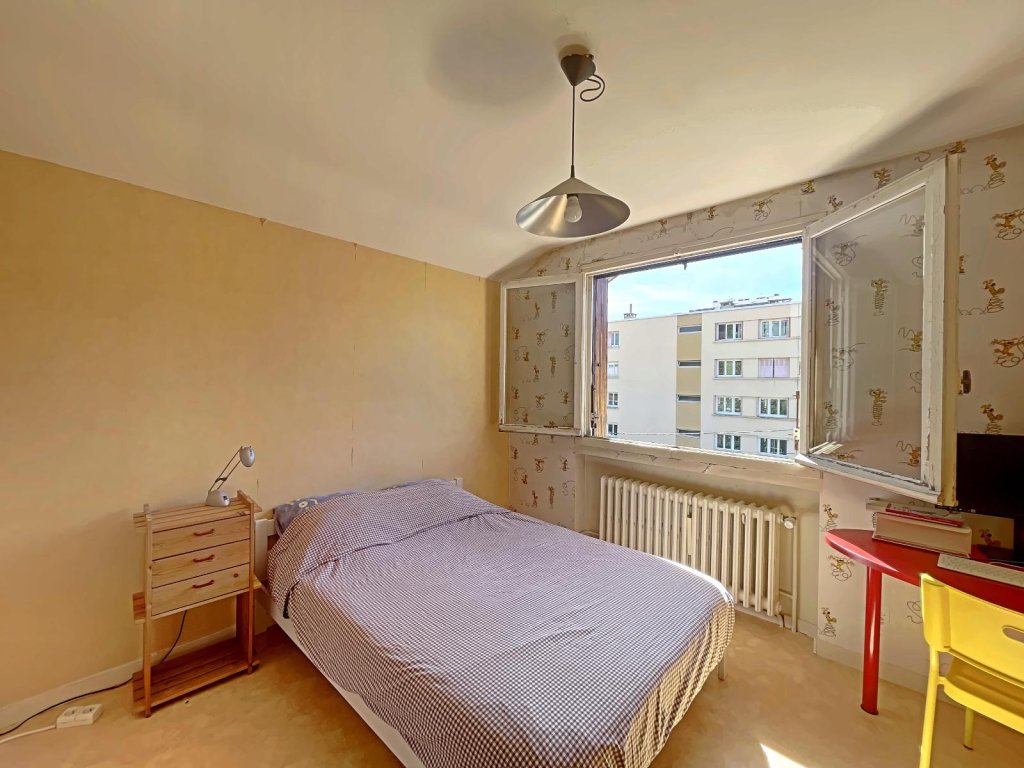 MAISON A VENDRE - ST ETIENNE - 140 m2 - 185 000 &euro;