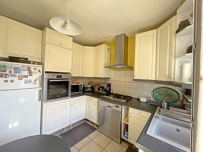 MAISON A VENDRE - ST ETIENNE - 140 m2 - 185 000 &euro;