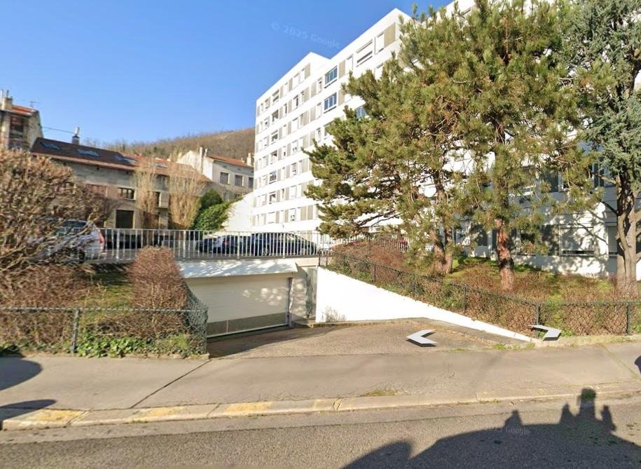 PARKING EXTERIEUR A VENDRE - ST ETIENNE - 12 000 &euro;