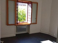 STUDIO A LOUER - POMMIERS EN FOREZ - 34.35 m2 - 380 &euro; charges comprises par mois