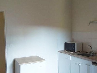 STUDIO A LOUER - POMMIERS EN FOREZ - 34.35 m2 - 380 &euro; charges comprises par mois