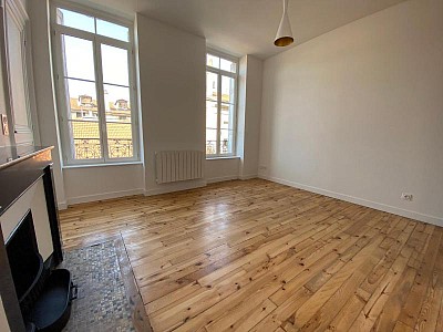 STUDIO A LOUER - ST ETIENNE - 26.55 m2 - 410 &euro; charges comprises par mois