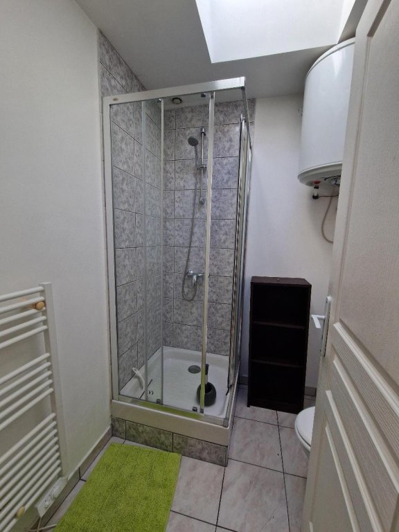 STUDIO A LOUER - ST ETIENNE - 18.36 m2 - 370 &euro; charges comprises par mois