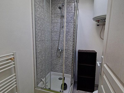 STUDIO A LOUER - ST ETIENNE - 18.36 m2 - 370 &euro; charges comprises par mois