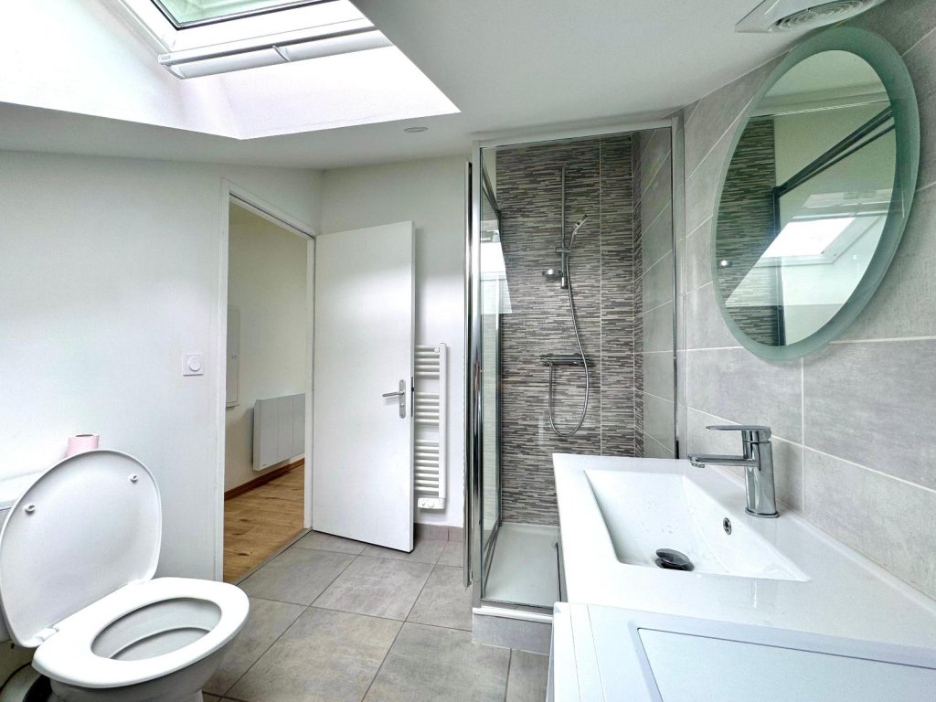 STUDIO A LOUER - ST ETIENNE - 25.1 m2 - 350 &euro; charges comprises par mois