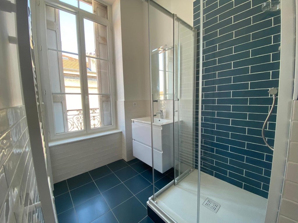 STUDIO A LOUER - ST ETIENNE - 31.01 m2 - 415 &euro; charges comprises par mois