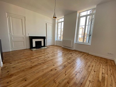 STUDIO A LOUER - ST ETIENNE - 31.01 m2 - 415 &euro; charges comprises par mois