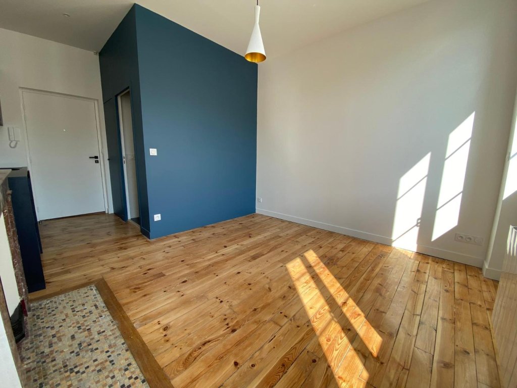 STUDIO A LOUER - ST ETIENNE - 19 m2 - 410 &euro; charges comprises par mois