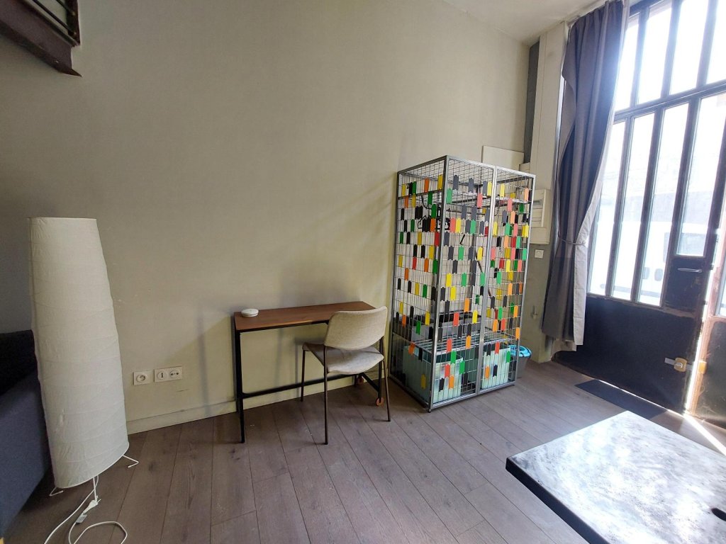 STUDIO A LOUER - ST ETIENNE - 22.76 m2 - 353 &euro; charges comprises par mois