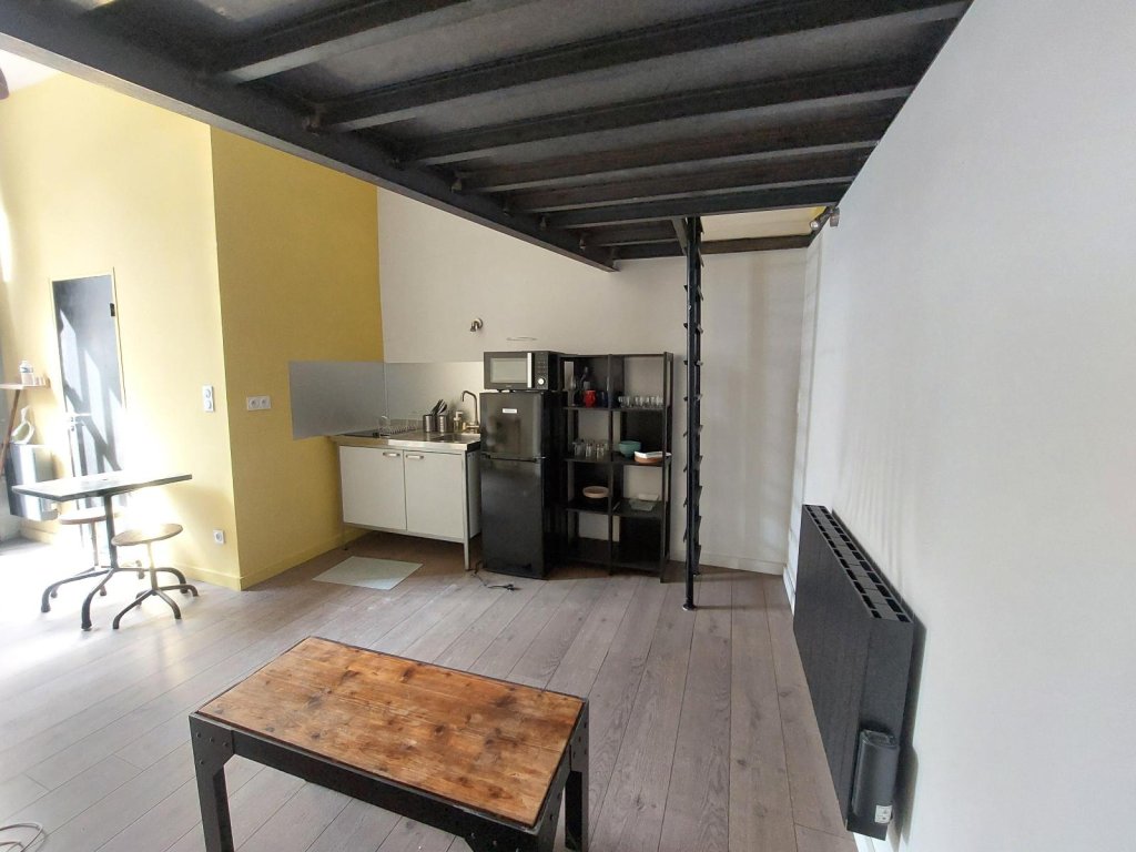 STUDIO A LOUER - ST ETIENNE - 22.76 m2 - 353 &euro; charges comprises par mois