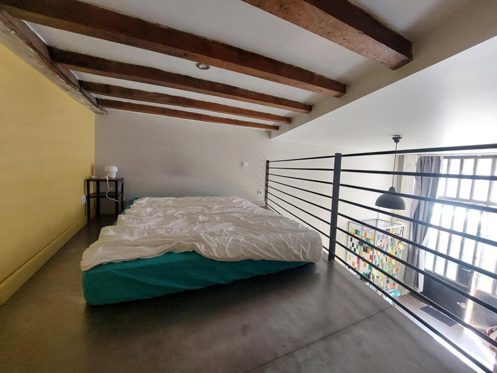 STUDIO A LOUER - ST ETIENNE - 22.76 m2 - 353 &euro; charges comprises par mois